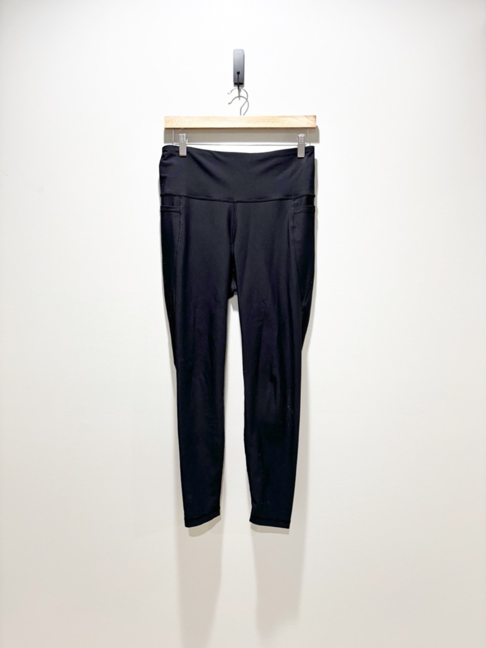 Old Navy Black High-Rise Active Leggings Go Dry Powersoft Size Large